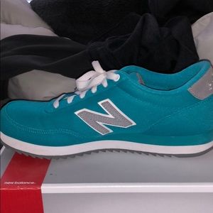 Women’s new balance shoes